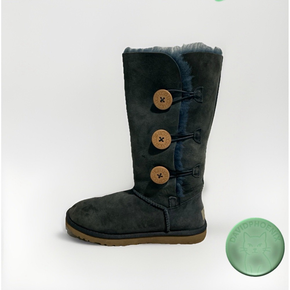 UGG Australia Bailey Button Triplet II Boots dolphin blue Suede, Women's Size 6